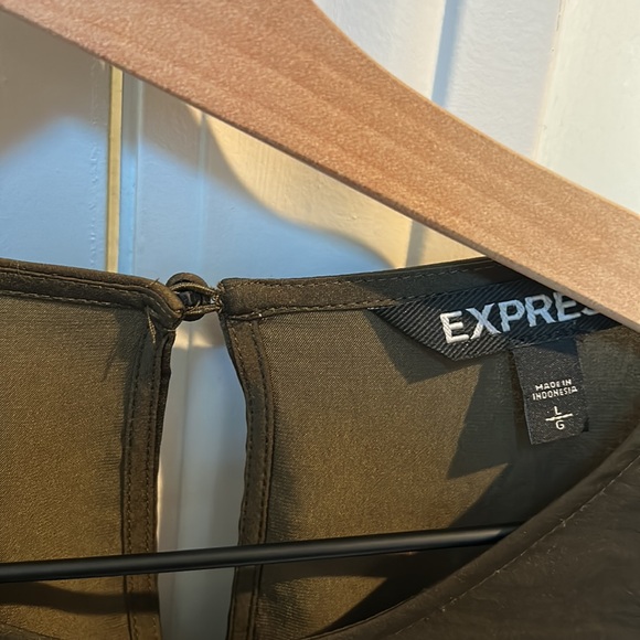 Express olive green silky ruffle blouse large - Picture 5 of 6